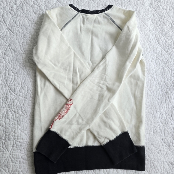 Women's Graphic Print Sweater - Black and White - Picture 7 of 9